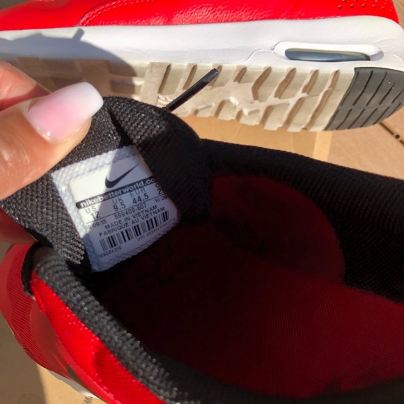 🤑 Women’s Nike Shoe - Picture 7 of 7